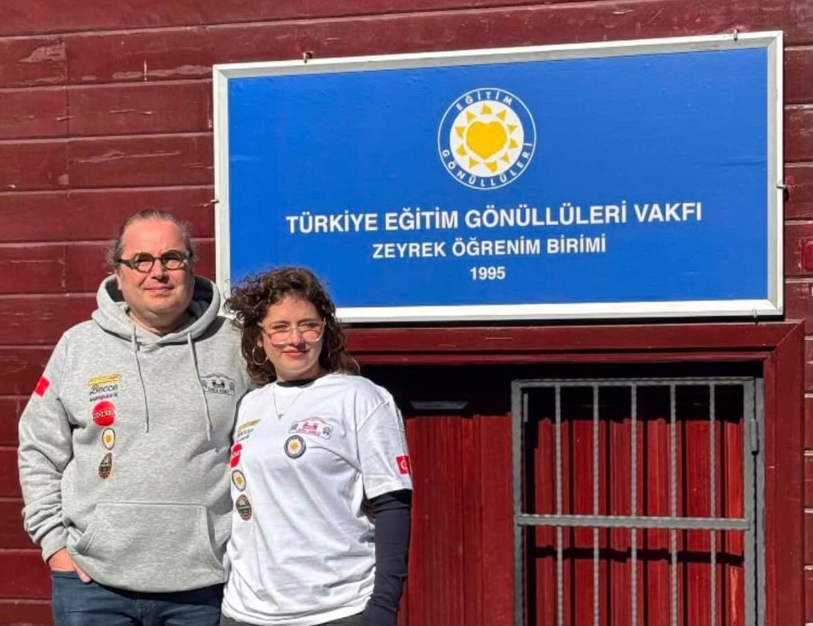 Umuda Vespa: Bir maceradan dayanışmaya